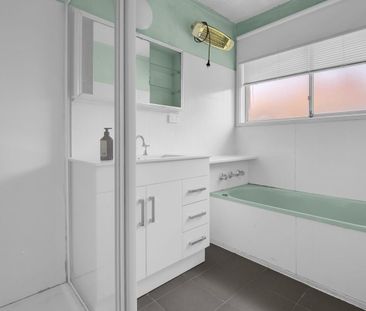 4 Bedroom Spacious Home - Photo 2