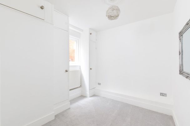 1 Bed Flat, Pembroke Crescent, BN3 - Photo 1