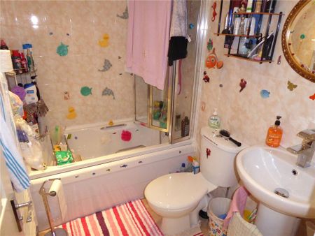 2 bedroom end of terrace house to rent - Photo 5