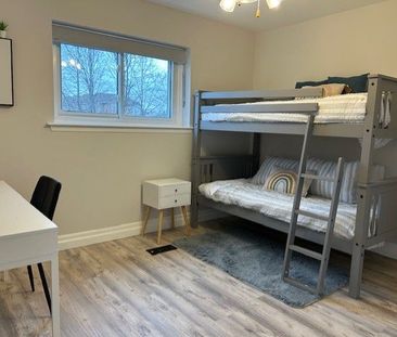 For Lease - 235 Louis Drive, Mississauga, Ontario - Photo 4