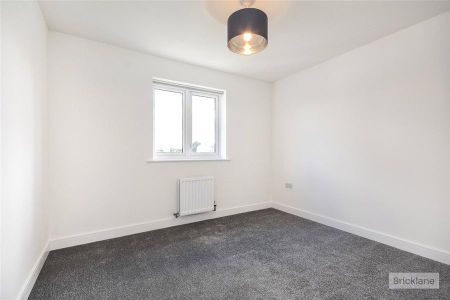 3 bedroom house to rent Moors Field Drive, Little Dunmow, Dunmow, Essex, CM6 - Photo 2
