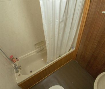 4 bedroom detached house to rent - Photo 5