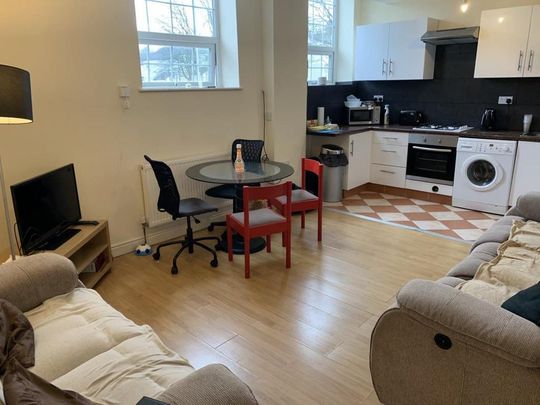 2 bedroom flat to rent - Photo 1