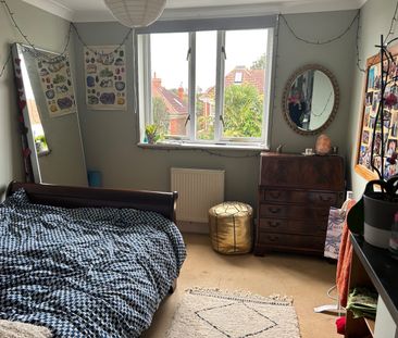 4 Bed Terraced House, Freshfield Road, BN2 - Photo 2