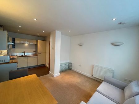 1 Bed Flat, Adriatic Apartments, E16 - Photo 3