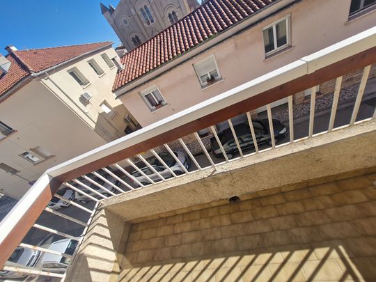 A LOUER T2 MEUBLE AVEC BALCON PORT LA NOUVELLE - Photo 1