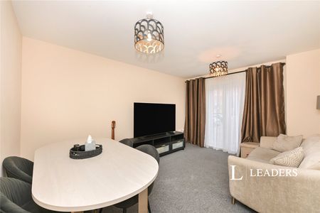 2 bedroom apartment to rent Bromley Close, East Road, Harlow, CM20 - Photo 2