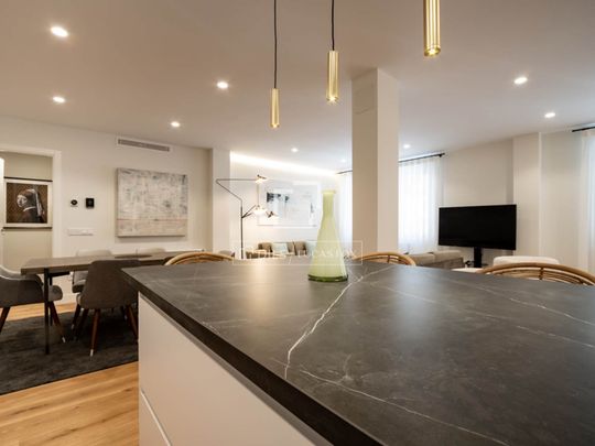 Excellent 3 Bedroom apartment for rent in Recoletos, Madrid - Photo 1