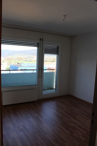 Rent a 3 ½ rooms apartment in Courrendlin - Photo 5