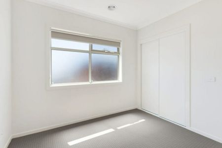 9 Squadron Road, Point Cook VIC, Belconnen - Photo 3