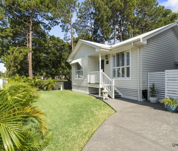 Stylish 2 Bed Cottage in Prime Location - Photo 6