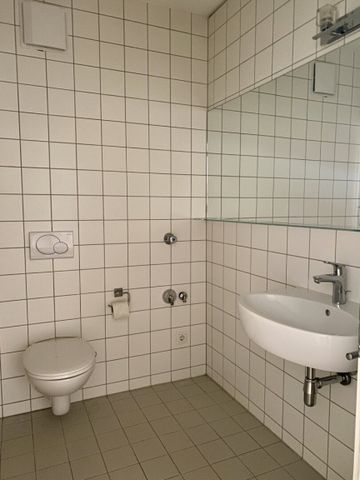 Gemütliche Garconniere: Loggia, Garage & moderne Ausstattung! - Photo 2