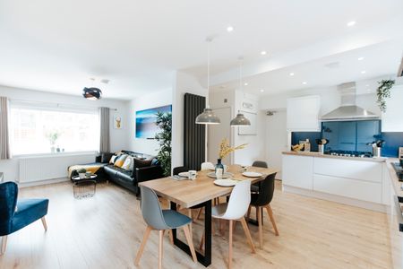 37LR - Professional Co-Living Property 37LR - Room 3 - Photo 4