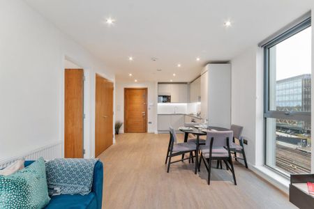 2 bedroom flat to rent - Photo 2