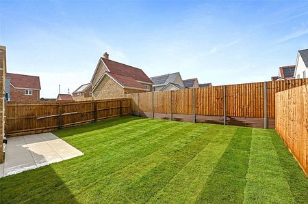 A brand newly built three-bedroom eco home - Photo 3