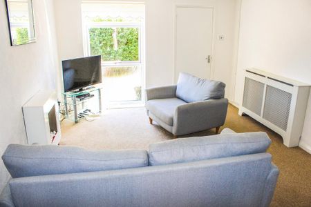 2 bedroom terraced house to rent - Photo 2
