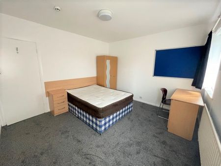 245 Windsor Street - Photo 4