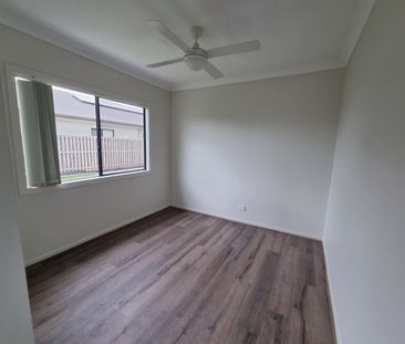 Stylish 2 bedroom flat in Rochdale - Photo 2