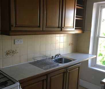 2 Bed Flat, Royal York Villas, BS8 - Photo 5