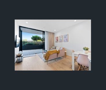 Spectacular 2br garden apartment in the salubrious Eve building. - Photo 4