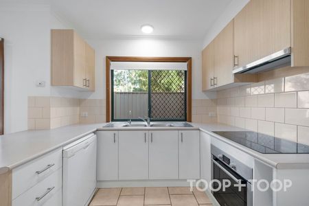 Low Maintenance Townhouse - Photo 5