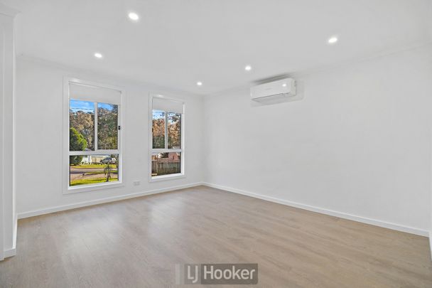 Character And Charm With Modern Style! - Photo 1