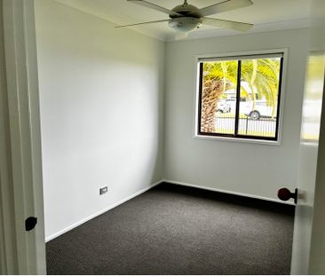 Charming Three Bedroom Home! - Photo 4