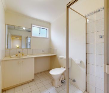 Spacious Family Home with Comfort and Convenience in Forest Hill - Photo 2