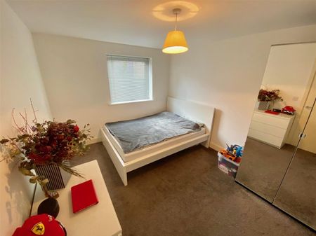 Tynemouth Pass, Staiths, Southbank - Photo 3