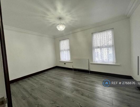 6 bedroom end of terrace house to rent - Photo 1