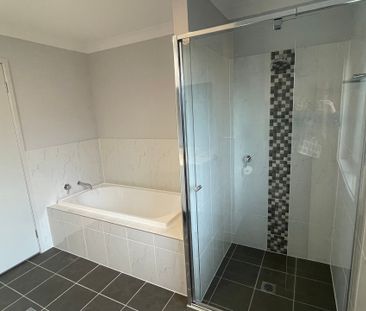 4 Bedroom Family Home - Photo 4