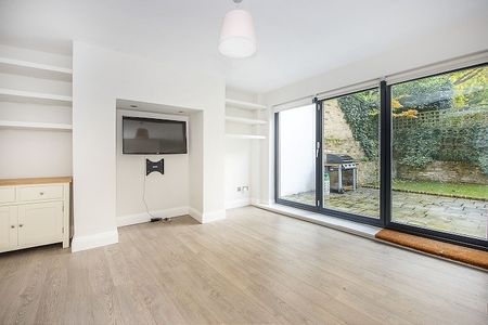 3 bedroom flat to rent - Photo 5