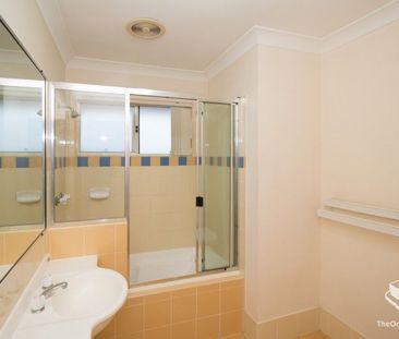 Fully air conditioned, rent includes water, Sunnybank Hills State S... - Photo 3