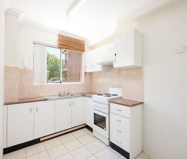 Neat and Tidy two-bedroom unit with parking - Photo 1