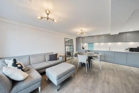 Silver Street, Reading, RG1 2BP - Photo 2