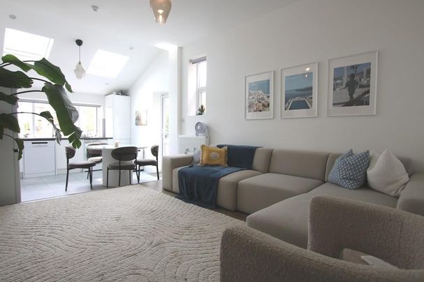 3 bedroom ground floor flat to rent - Photo 1