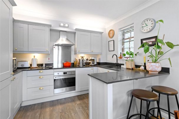 Princes Road, Weybridge, Surrey, KT13 flat to rent - Photo 1