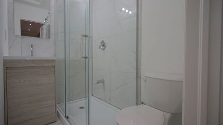 For Lease - 7 Waterbury Drive Unit# Main, Toronto, Ontario - Photo 3