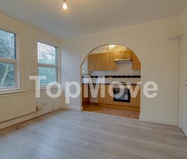 1 bedroom flat to rent - Photo 2