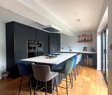 5 bedroom detached house to rent - Photo 1