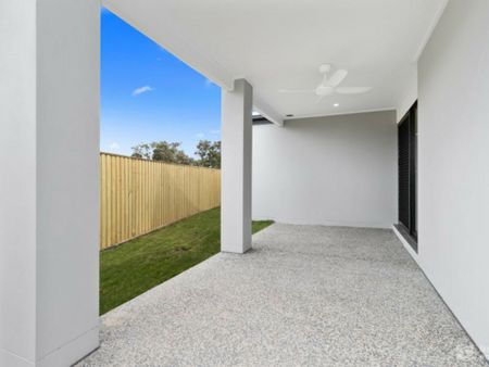 Gorgeous, spacious and centrally located! - Photo 5