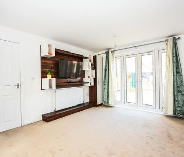 5 bedroom semi-detached house to rent - Photo 1