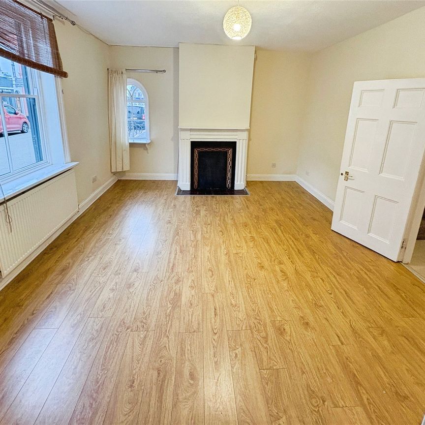 3 bedroom house to rent The Broadway, St. Ives, PE27 - Photo 1