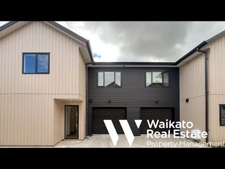 Beautiful Near New Townhouse - Photo 4