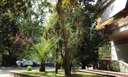 Cassia: Renovated 2 Bedroom, 2 bath, living, terrace, parking, swimming pool, tennis. Parquet floors, quiet, bright, near center, schools. Ref #532 - Foto 4