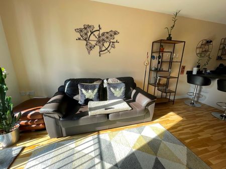 1 Bed Flat, The Hub, M1 - Photo 3