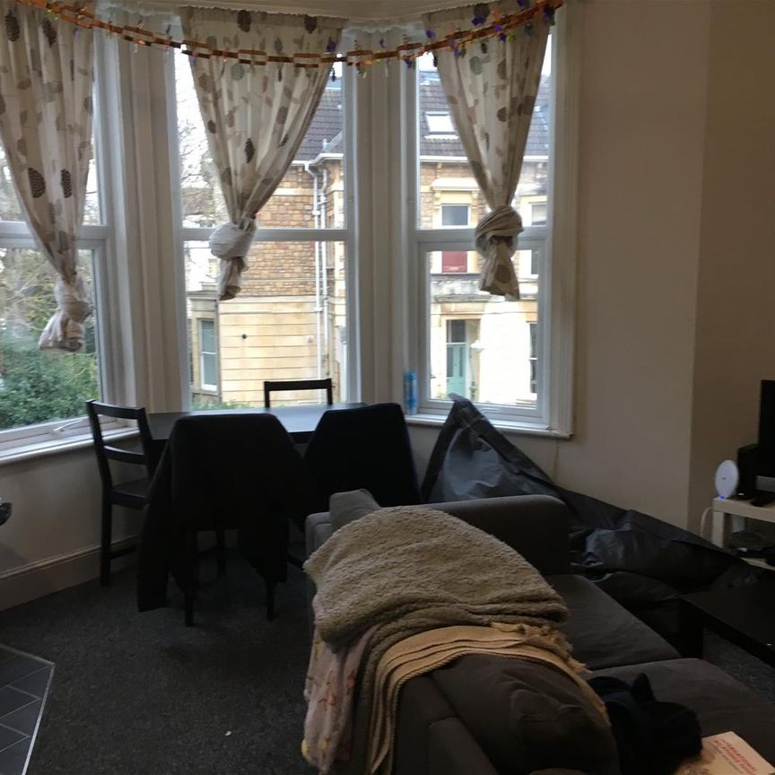 Cotham Gardens, Bristol - Photo 1