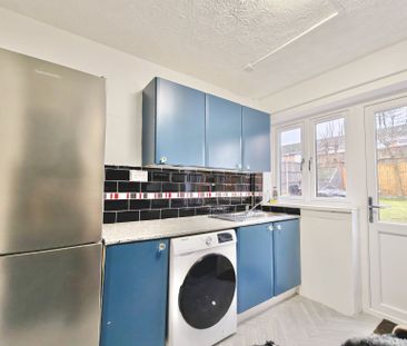 2 bedroom maisonette to rent - Photo 4