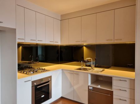 Stunning Apartment with Breathtaking Balcony Views - Photo 5