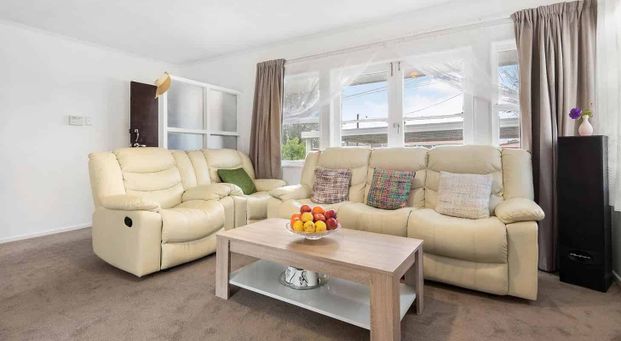 Charming 3BR Home in Mt Roskill - Photo 1